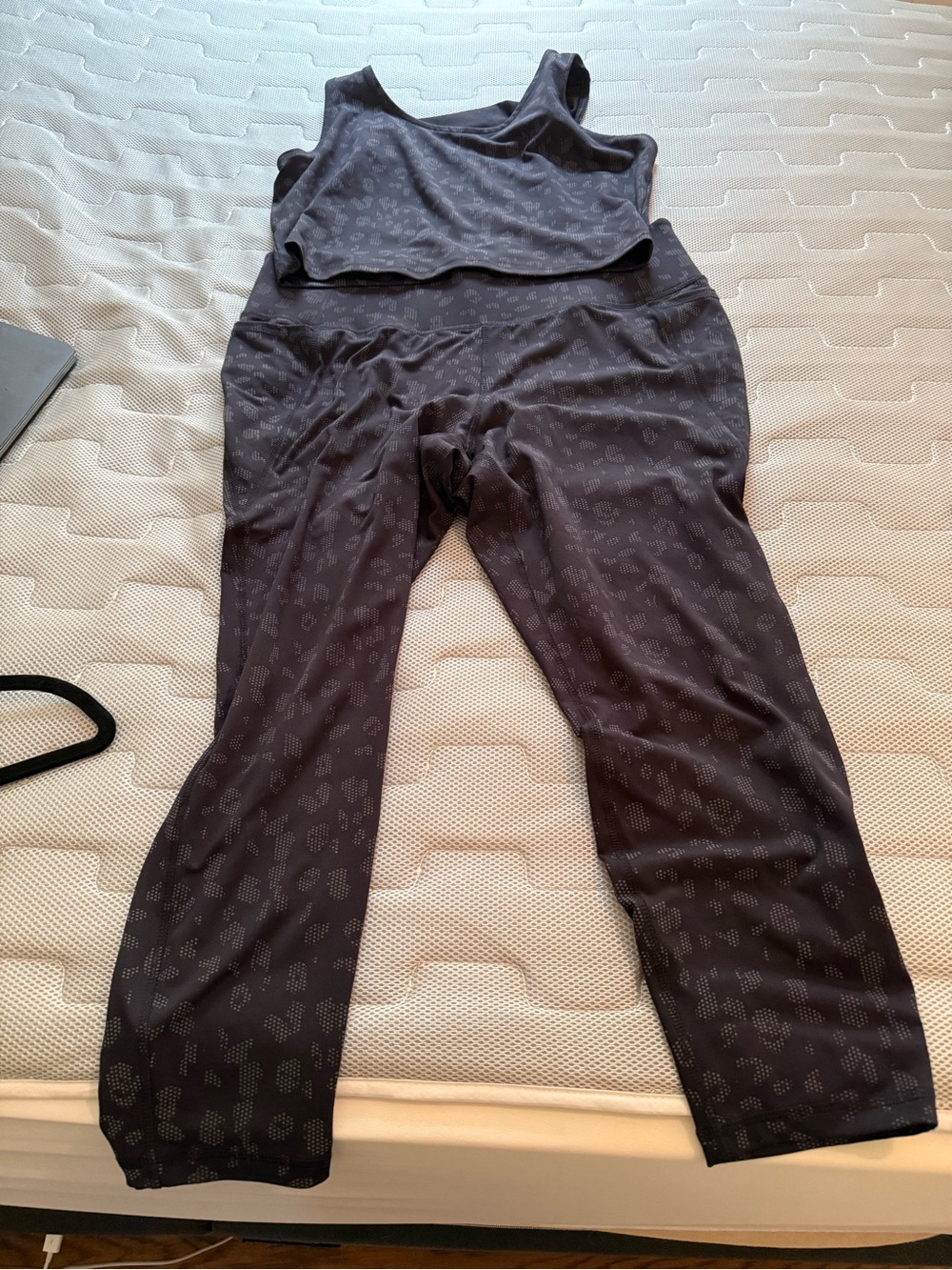 Livi Active Black Seamless Sports Bra & Leggings Set
